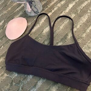 Lululemon Flow Y Bra with removable cups SZ 8